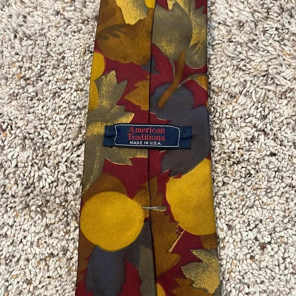 American Traditions this tie